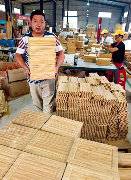 江西扎實(shí)推進(jìn)脫貧攻堅(jiān)戰(zhàn) 日用木制品撬動(dòng)脫貧新路徑