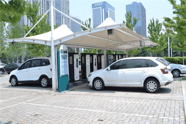 鐵塔電動(dòng)車充電樁 安全高效的智慧充電新時(shí)代